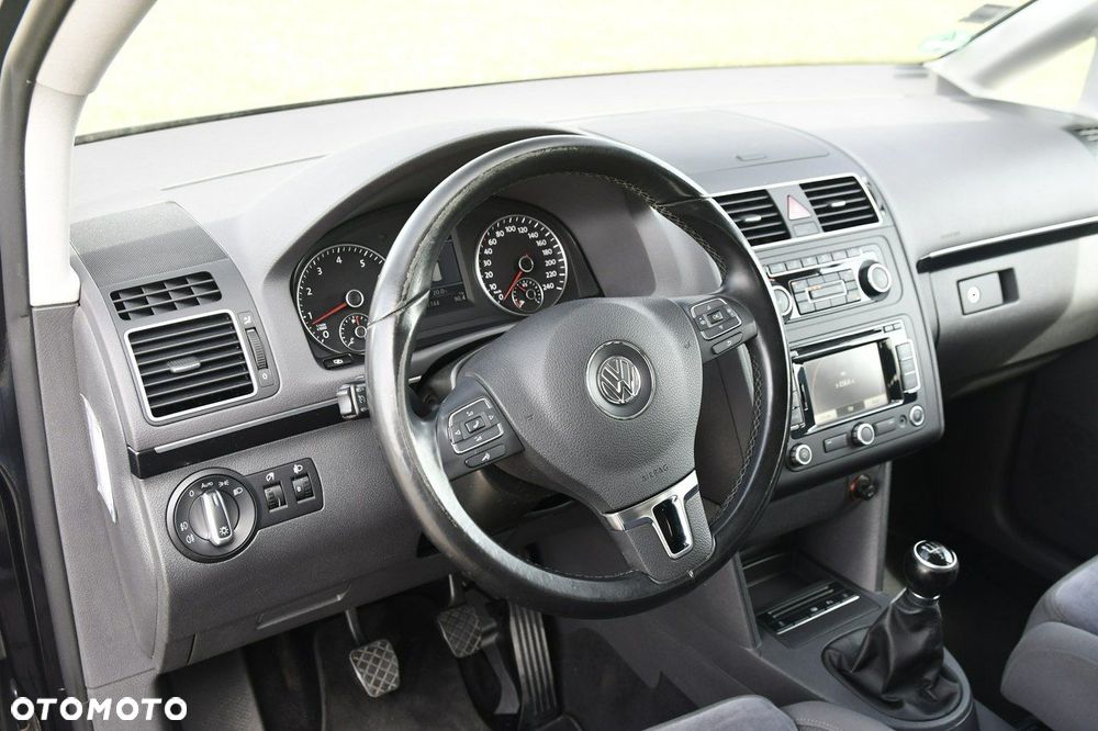 Volkswagen Touran - 14