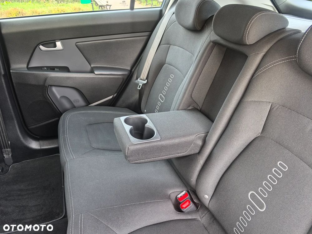 Kia Sportage 1.7 CRDI 2WD Dream-Team Edition - 36