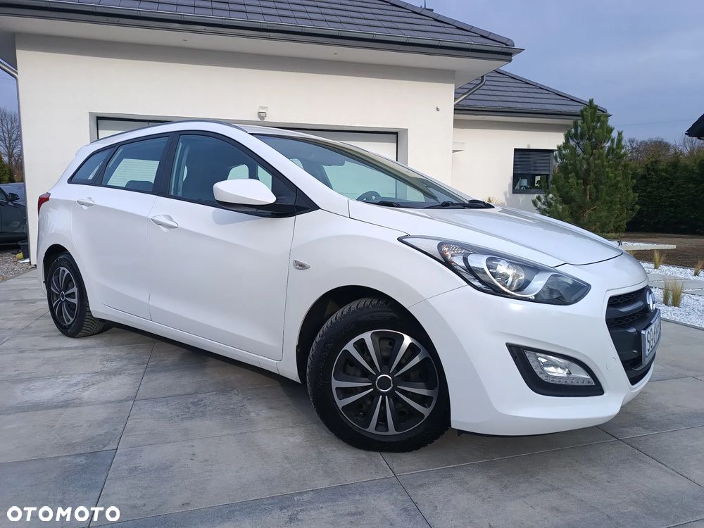 Hyundai i30 blue 1.6 CRDi Style - 13