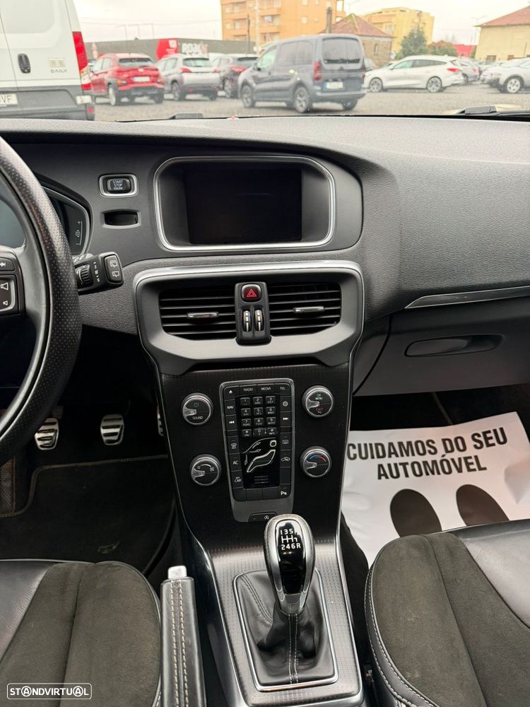 Volvo V40 2.0 D2 R-Design - 25