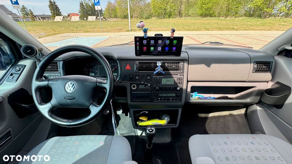 Volkswagen Multivan - 11