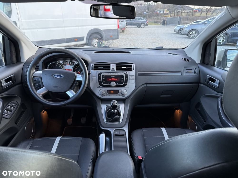 Ford Kuga 2.0 TDCi 2x4 Titanium - 23