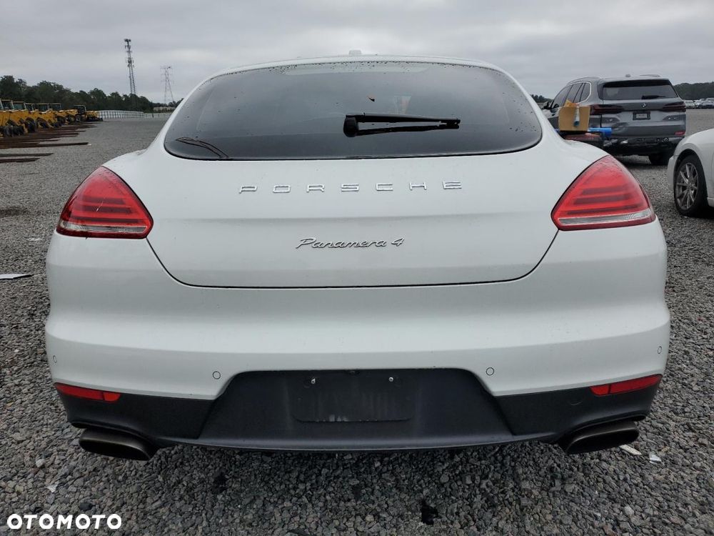 Porsche Panamera Standard - 8