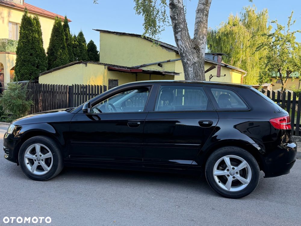 Audi A3 Sportback 1.6 Attraction - 4