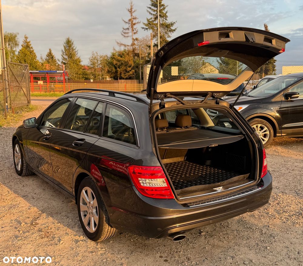 Mercedes-Benz Klasa C 200 (BlueEFFICIENCY) - 32