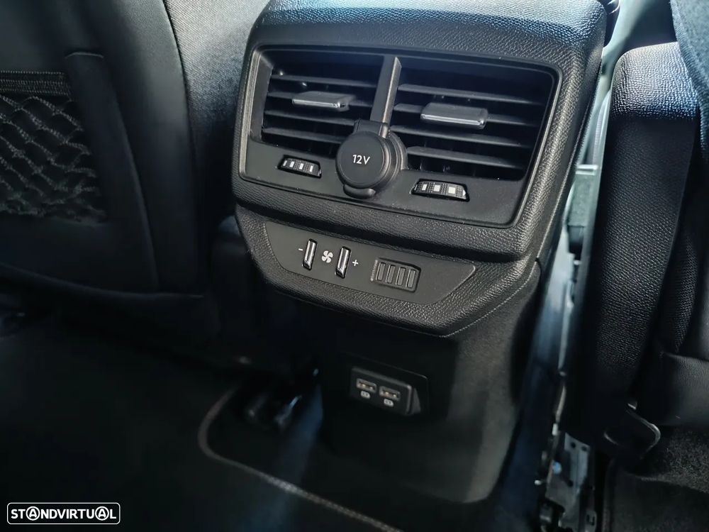 Peugeot 5008 1.2 PureTech GT EAT8 - 38