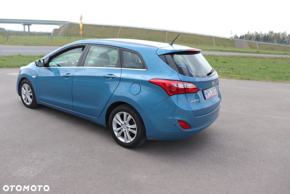 Hyundai i30 i30cw 1.6 CRDi Intro Edition - 10
