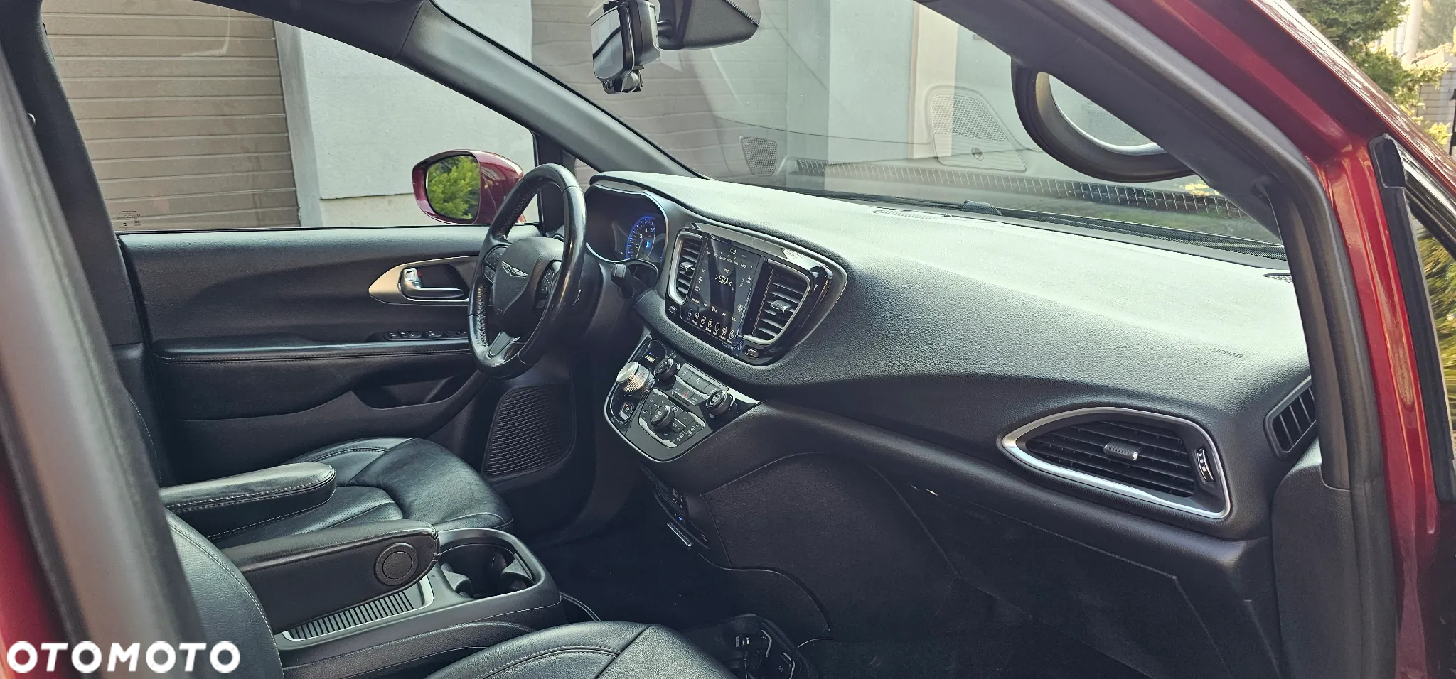 Chrysler Pacifica - 12