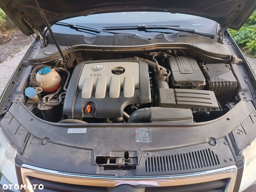 Volkswagen Passat 2.0 TDI Comfortline DSG - 8
