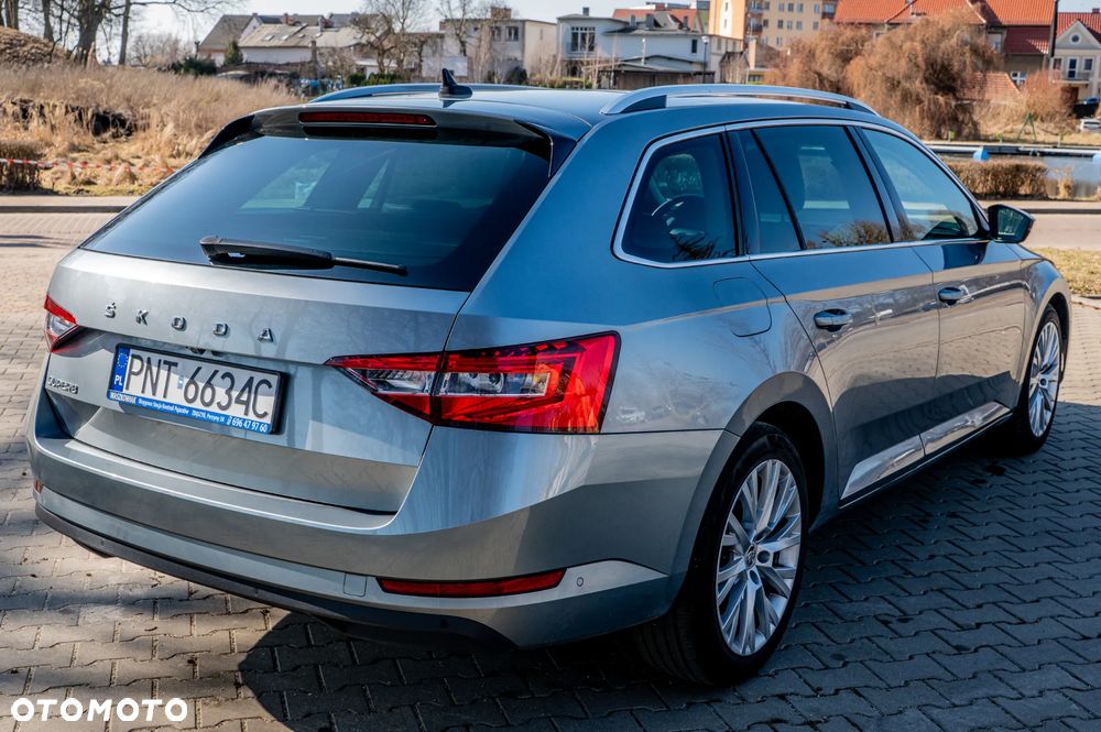 Skoda Superb 2.0 TDI DSG Premium Edition - 7