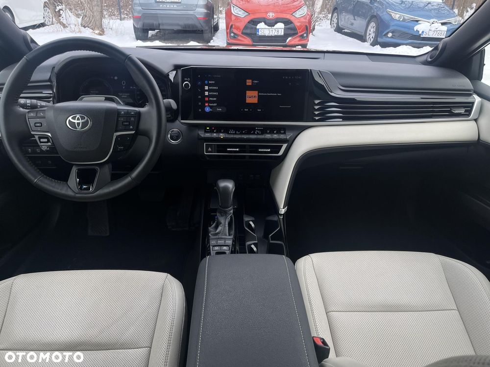 Toyota Camry - 6