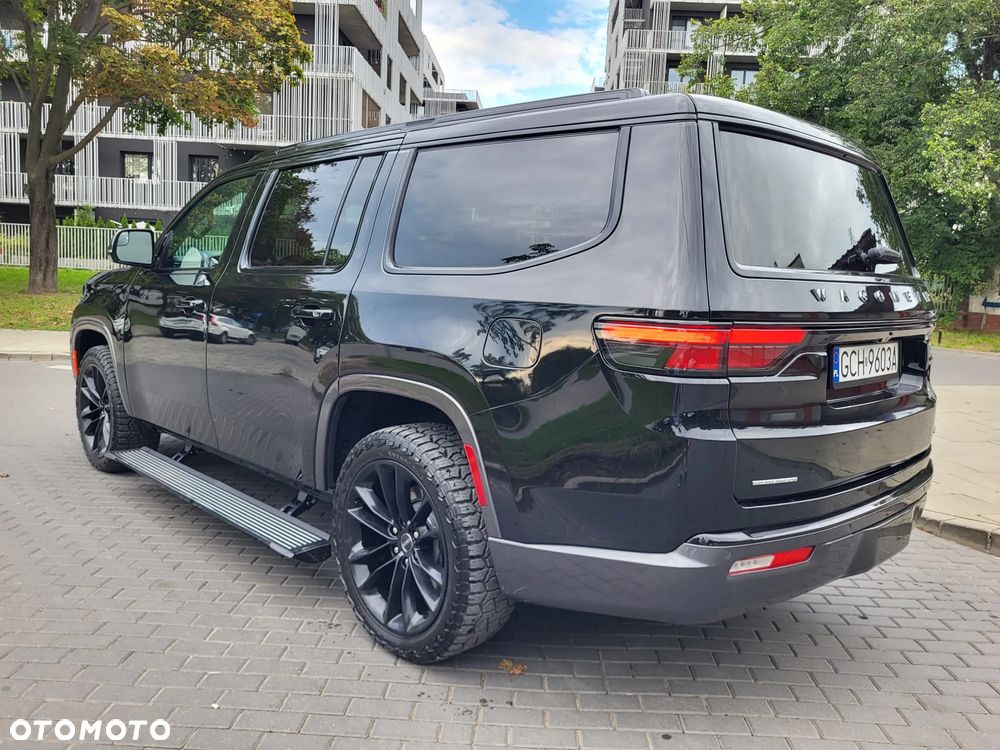 Jeep Wagoneer - 27