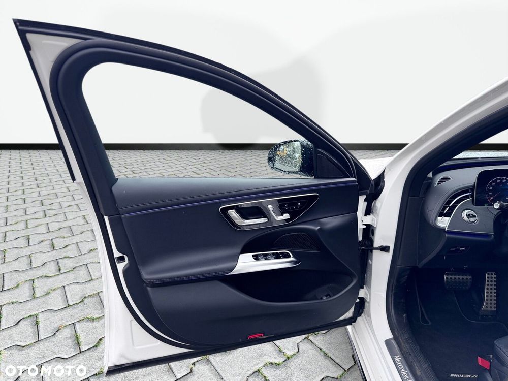 Mercedes-Benz Klasa E 200 mHEV 4-Matic AMG 9G-Tronic - 11