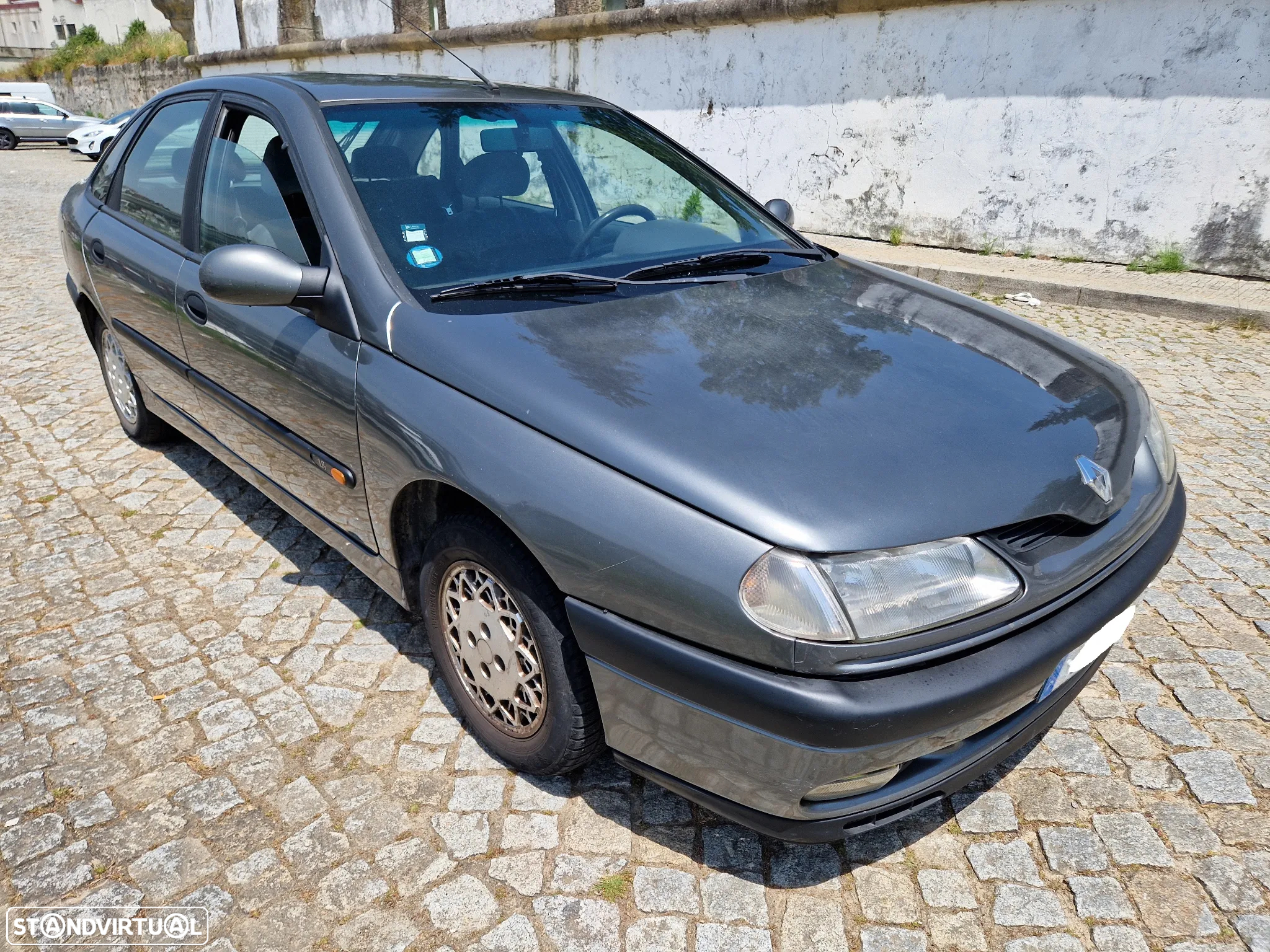 Renault Laguna 1.8 RXE - 8