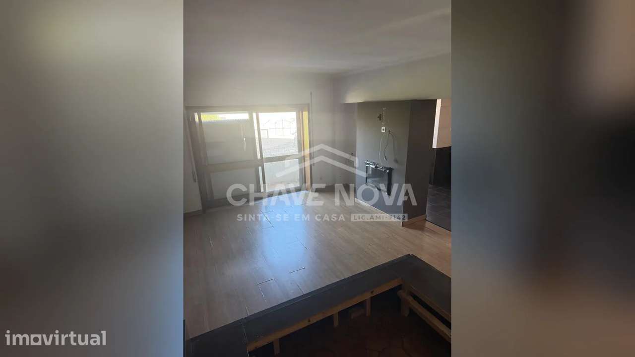 Moradia T5 com Garagem e Espaço Exterior em Mafamude - GAIA - Grande imagem: 2/22