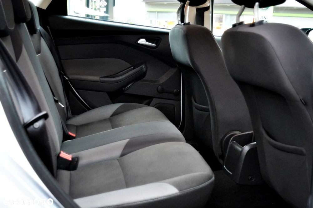 Ford Focus 1.6 TDCi DPF Ambiente - 14