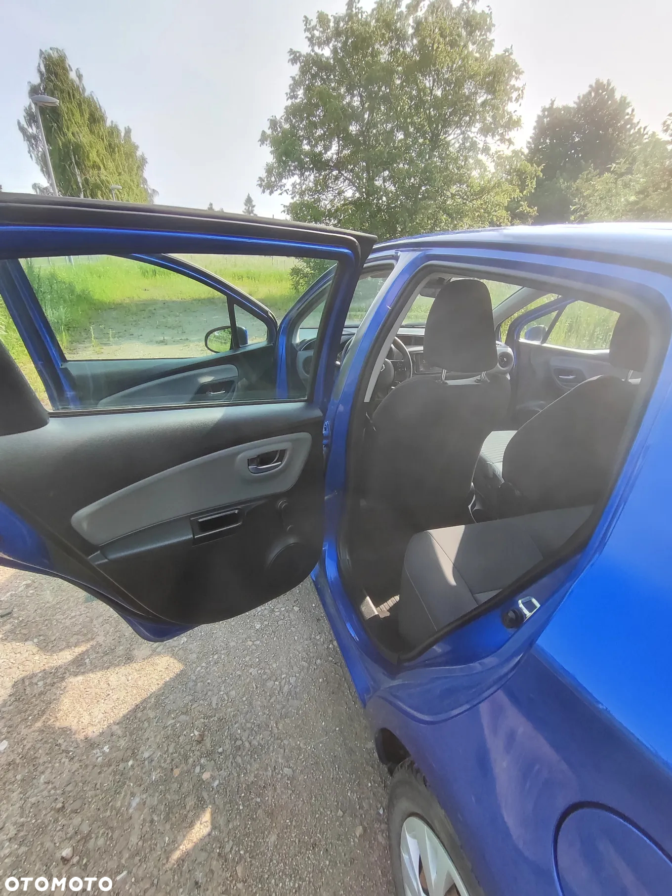 Toyota Yaris 1.5 Premium - 11