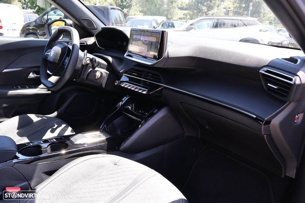 Peugeot 2008 1.2 Hybrid Allure e-DCS6 - 14