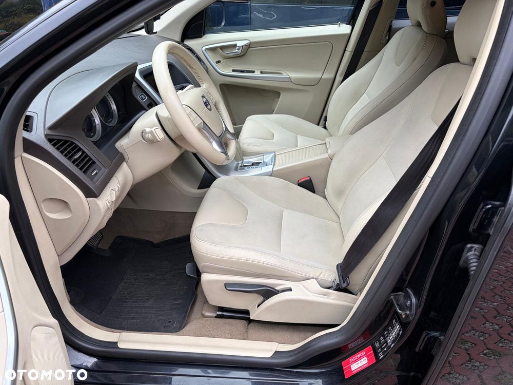 Volvo XC 60 D3 Momentum - 7