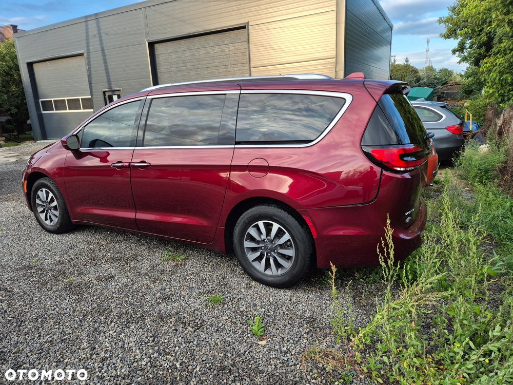 Chrysler Pacifica - 4