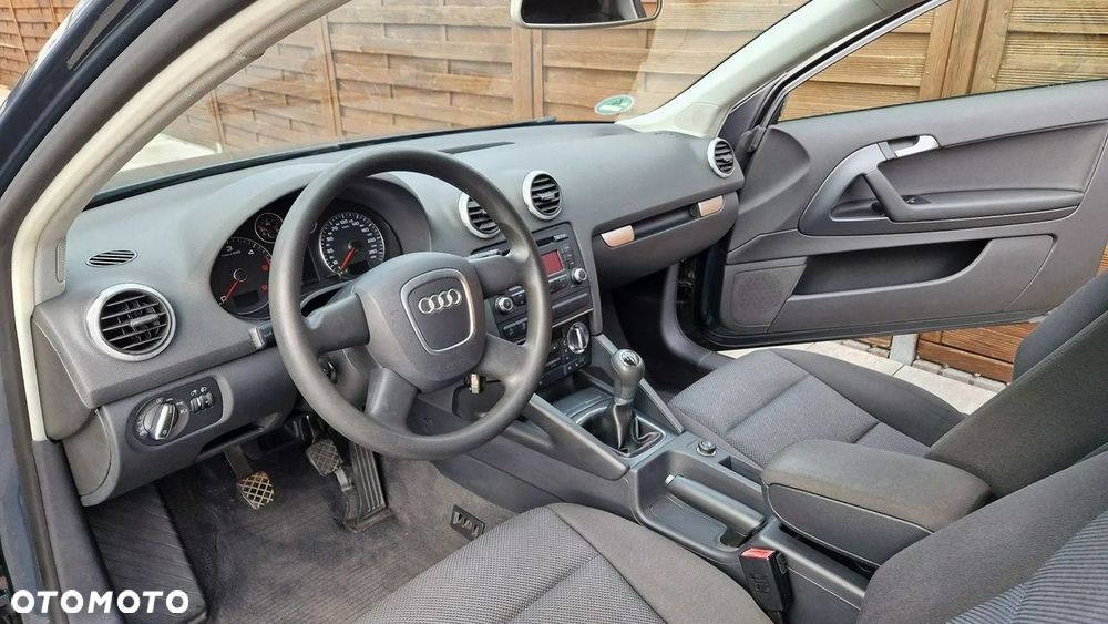 Audi A3 3-drzwiowe 1.6 TDI Attraction - 17