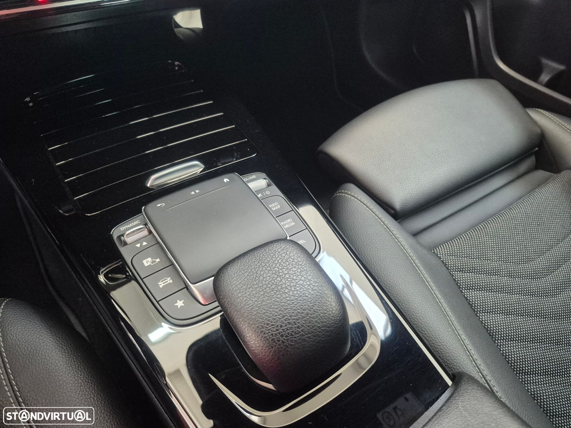 Mercedes-Benz A 180 Limousine d Progressive Aut. - 17