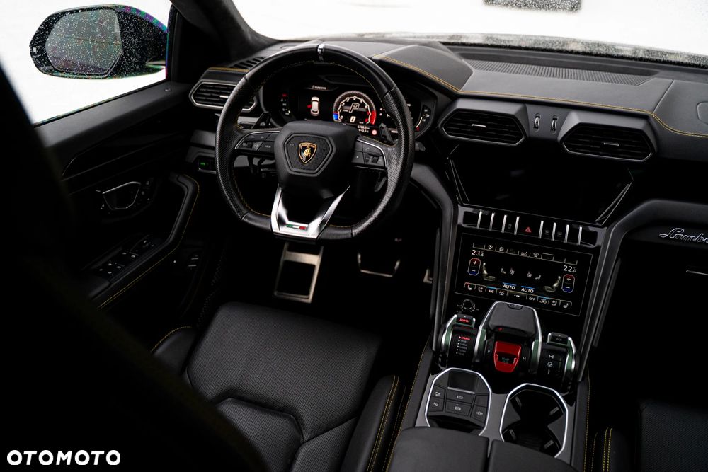 Lamborghini Urus - 14