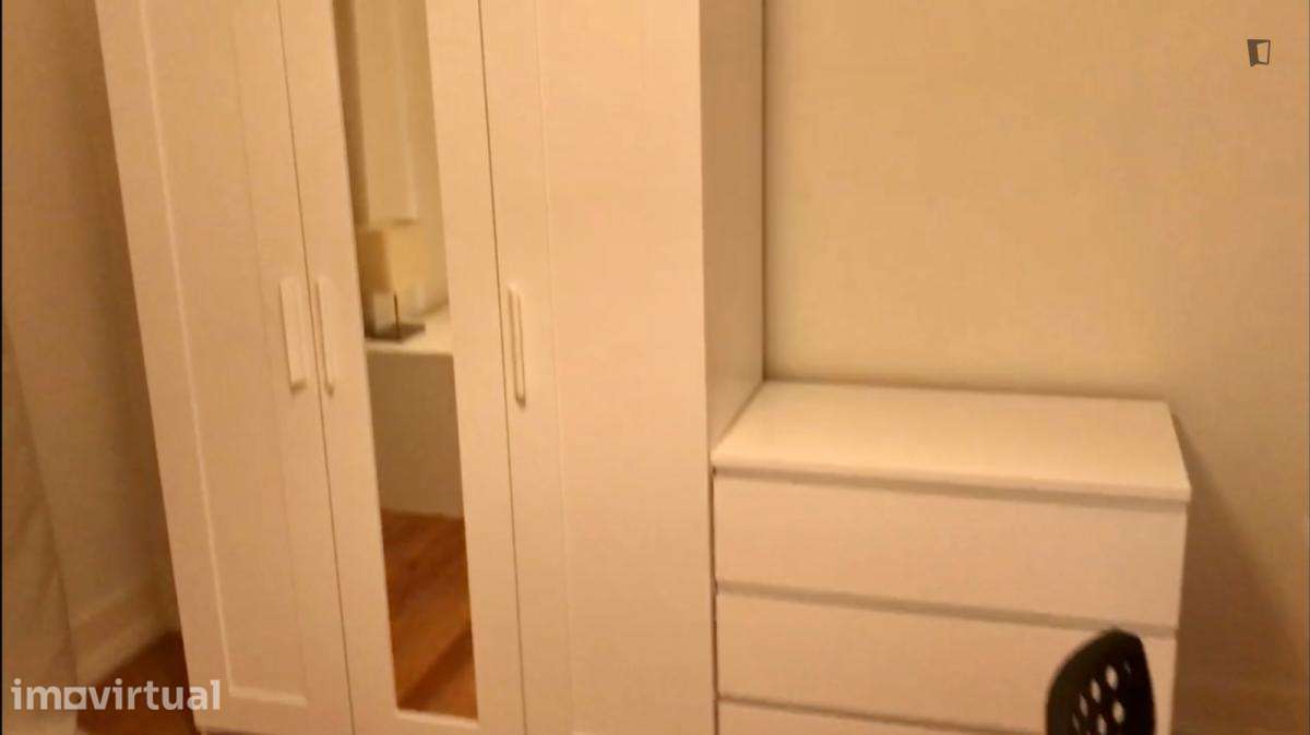Quarto - localizado em Alameda Lisbon - Grande imagem: 3/33