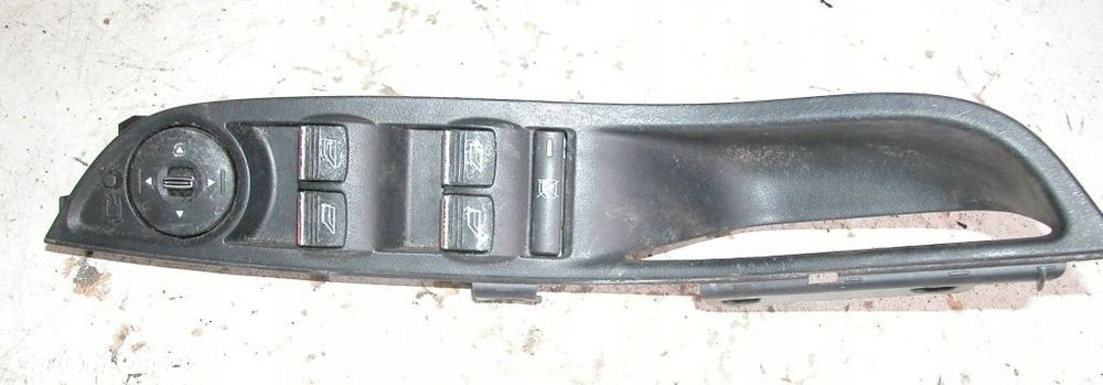 FOCUS MK3 PANEL PRZEŁĄCZNIK SZYB AM5T14A132CA - 1