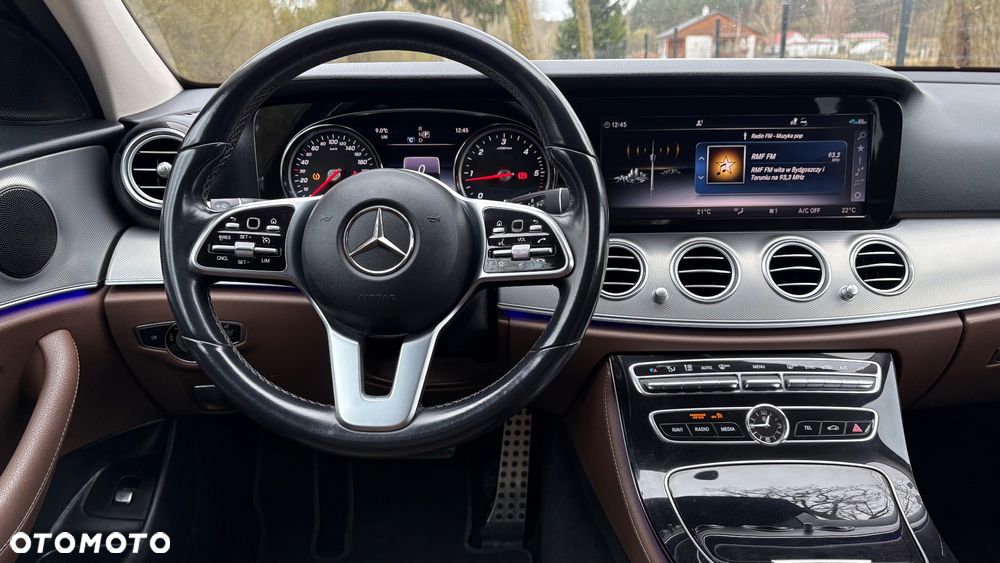 Mercedes-Benz Klasa E 220 d 4-Matic 9G-TRONIC - 31