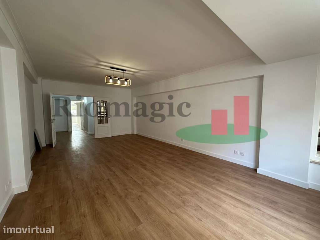 Metro Laranjeiras - Est. Luz - Lisboa - Apartamento T3 com Varandas... - Grande imagem: 4/45