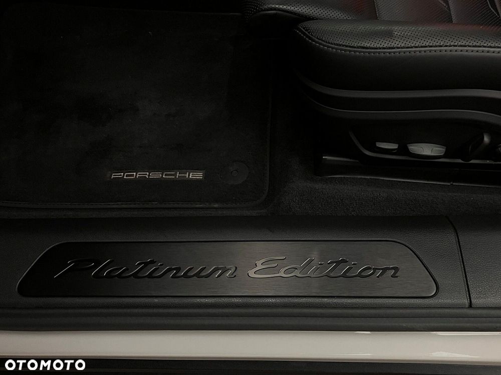 Porsche Panamera - 18