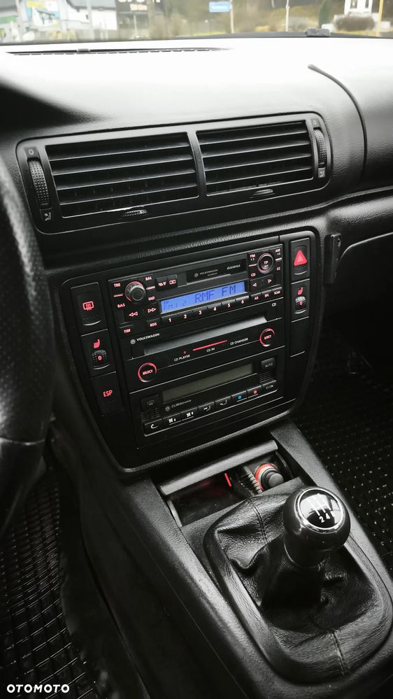 Volkswagen Passat 1.9 TDI Comfortline - 8