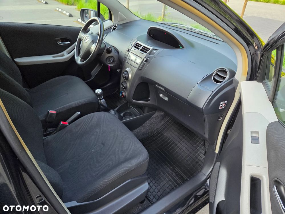 Toyota Yaris - 9