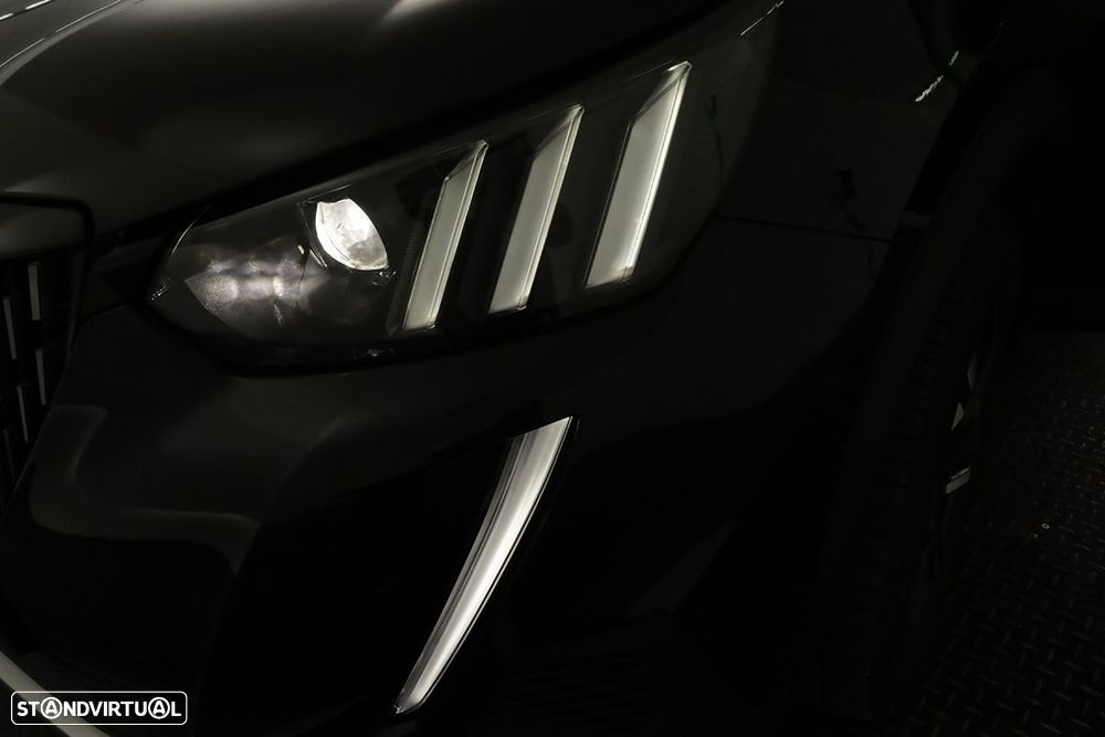 Peugeot 2008 1.2 PureTech GT EAT8 - 6