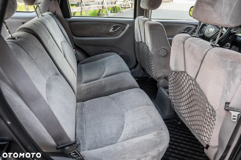 Mazda Tribute 4x4 Exclusive - 23