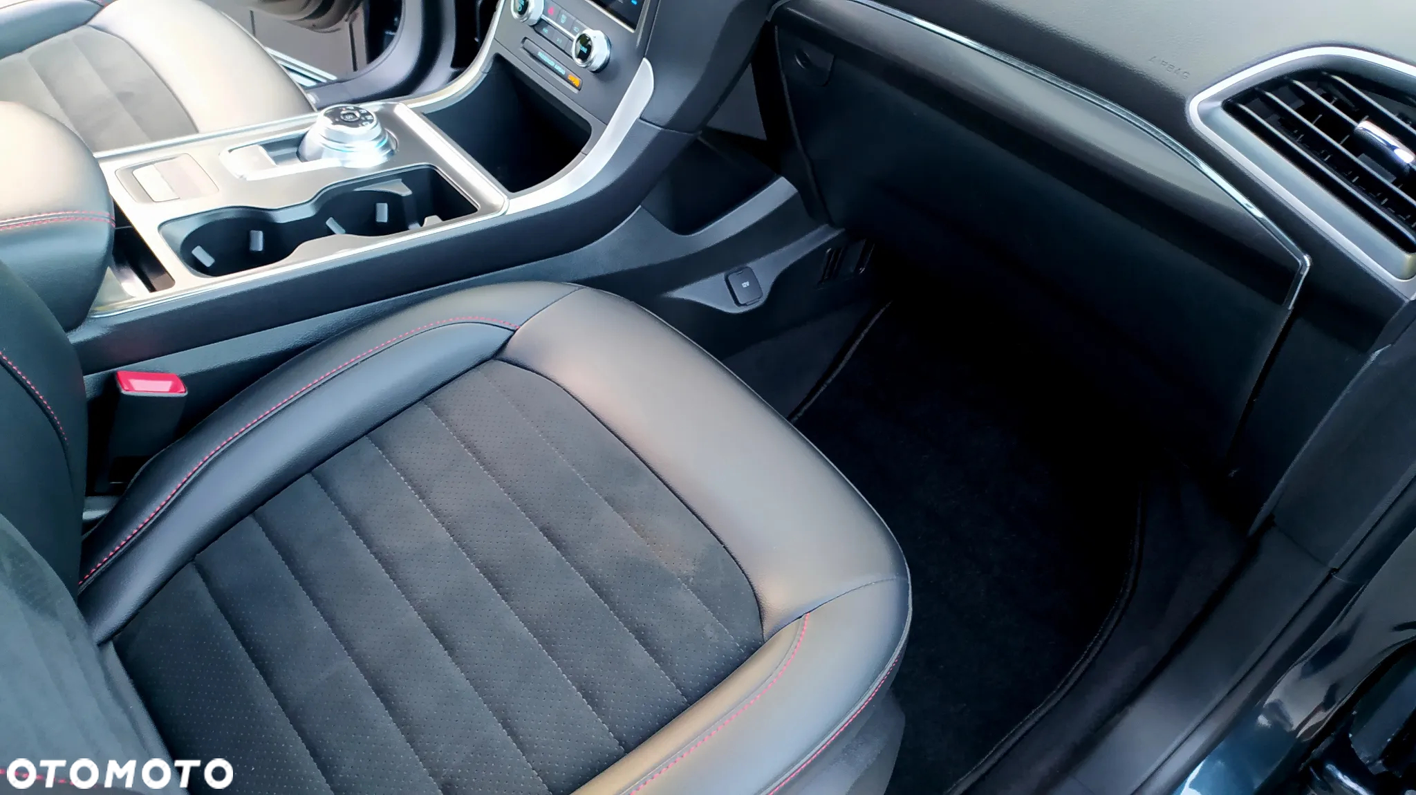 Ford Edge - 32