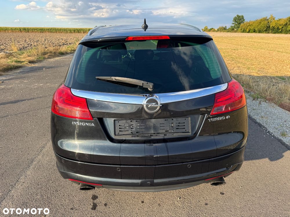 Opel Insignia 2.0 Turbo Sports Tourer 4x4 Automatik Cosmo - 29