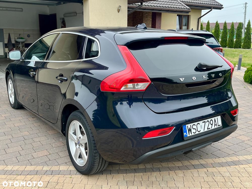 Volvo V40 D2 Momentum - 4