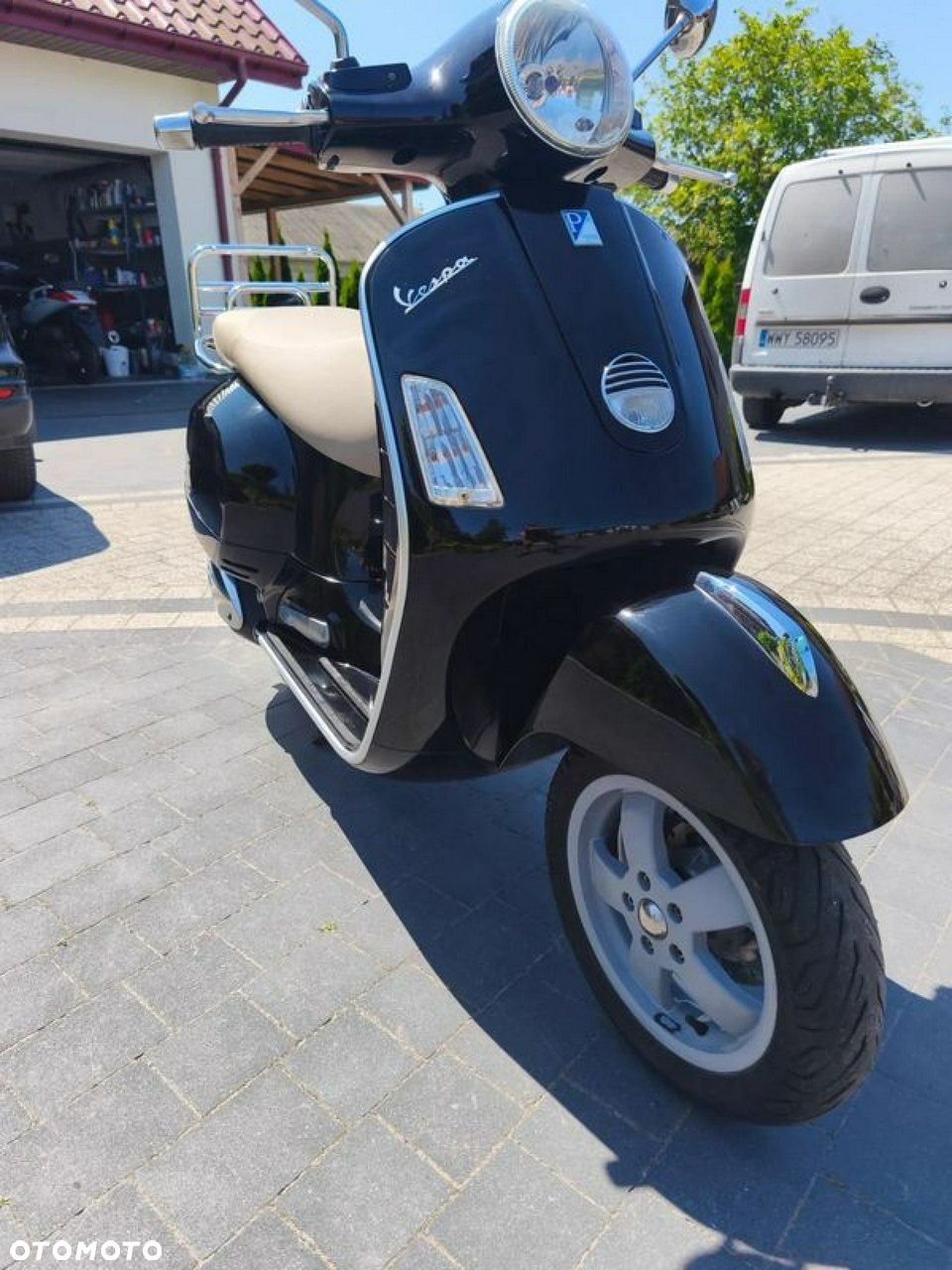 Vespa GTS - 9