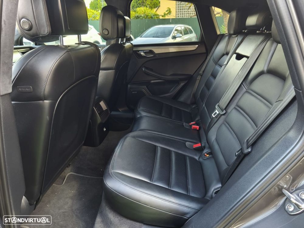 Porsche Macan Turbo - 16