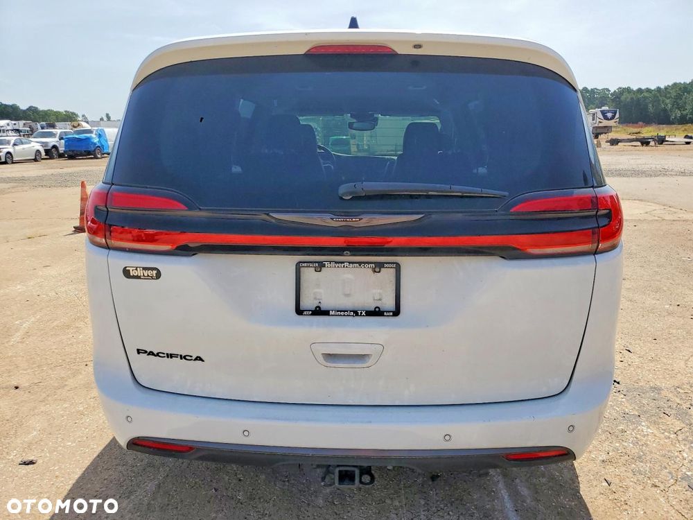 Chrysler Pacifica - 6