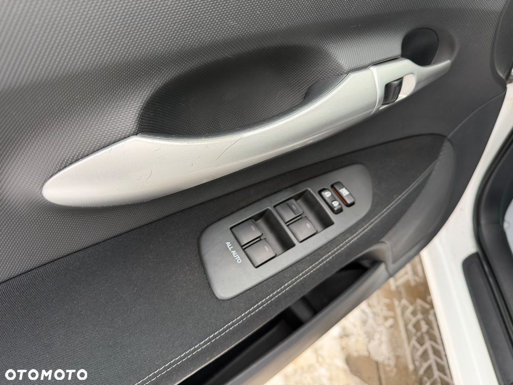 Toyota Auris 1.8 HSD Luna - 14