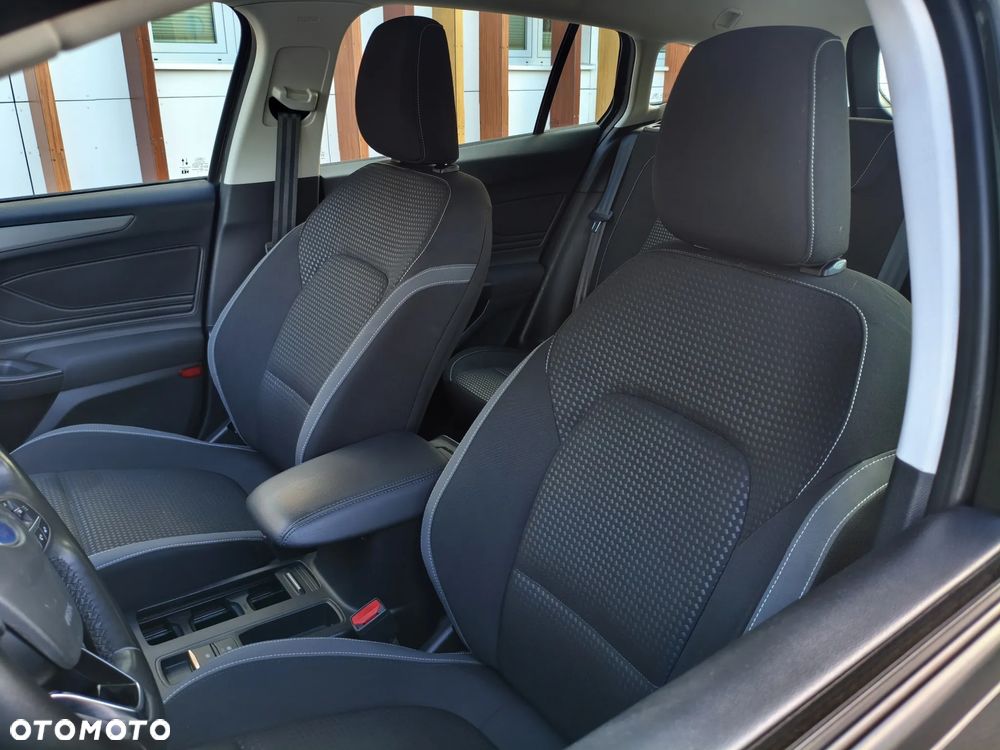 Ford Focus - 25