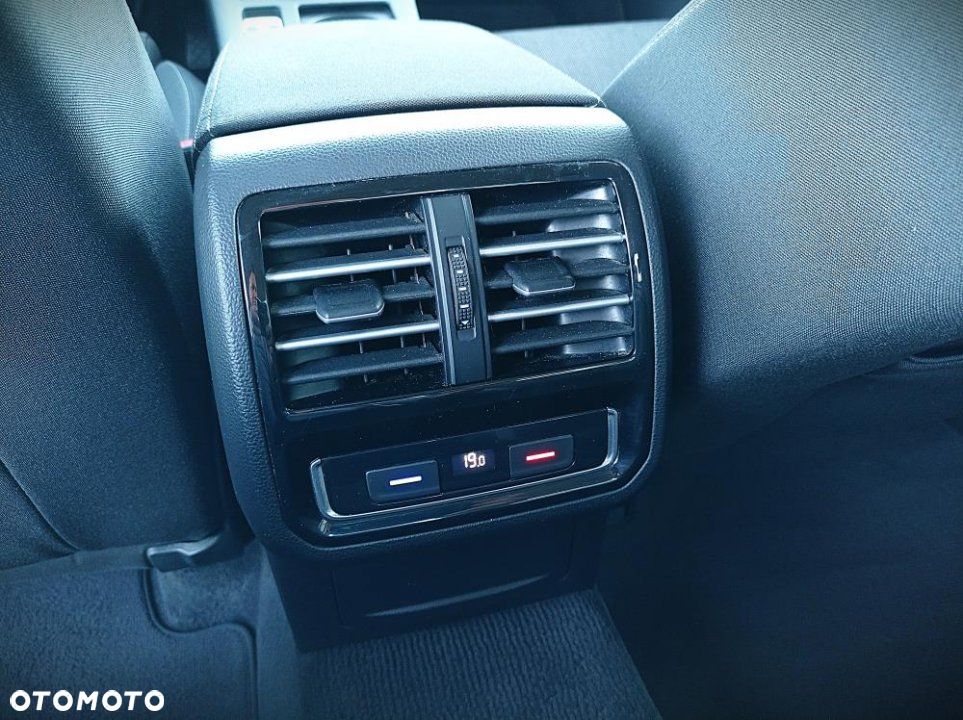 Volkswagen Passat - 15