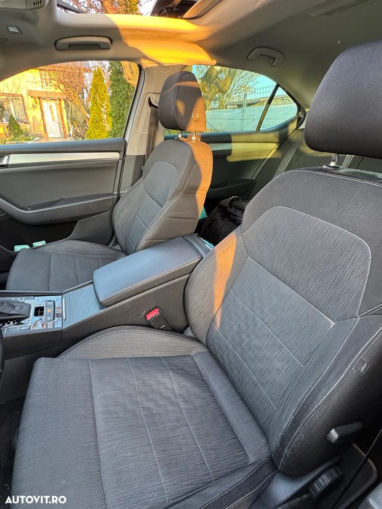 Skoda Superb 2.0 TDI DSG Active - 8