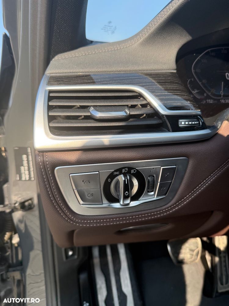 BMW Seria 7 745Le xDrive AT PHEV - 12