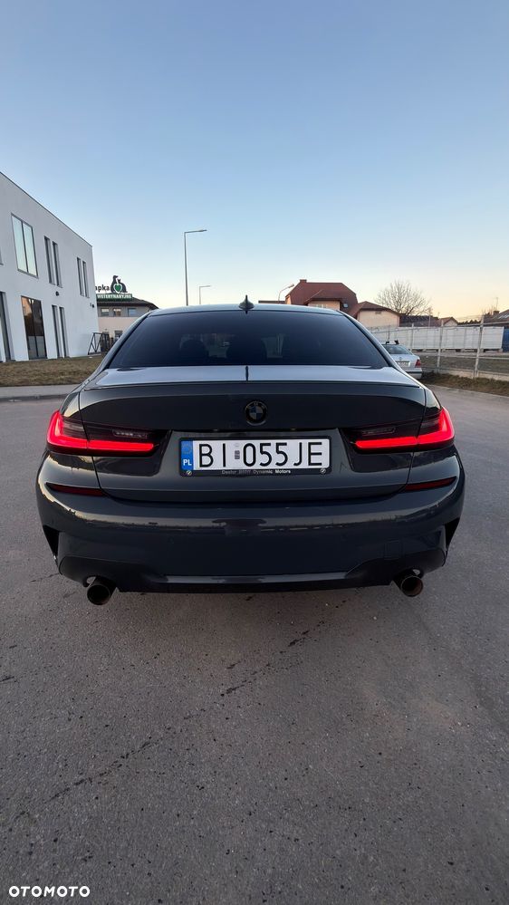 BMW Seria 3 330i xDrive - 26