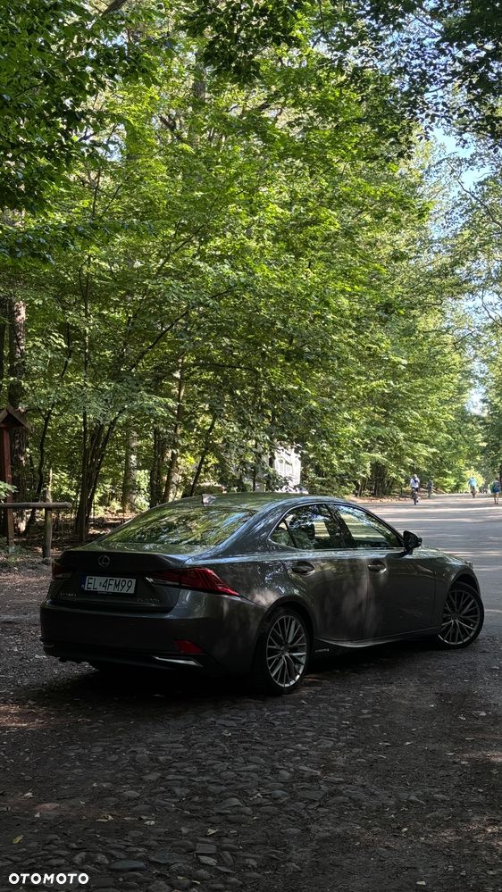Lexus IS Executive Line - 3
