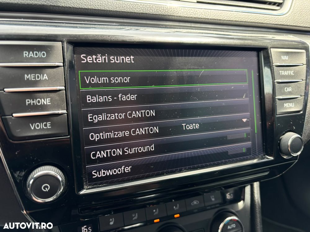 Skoda Superb 2.0 TDI DSG Ambition - 32